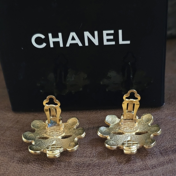 Chanel Coco Mark Flower Motif 94P Earrings - Vintage - Picture 6 of 8